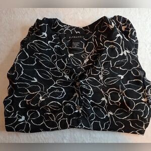 Women's Elegancia Size Medium.